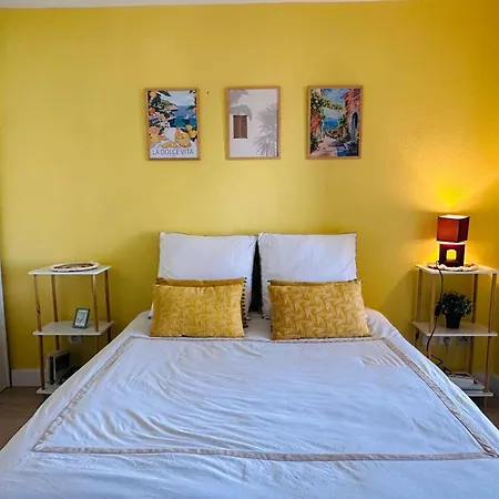 Lemon House Location With View Cogolin