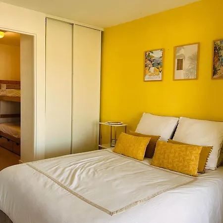 Lemon House Location With View