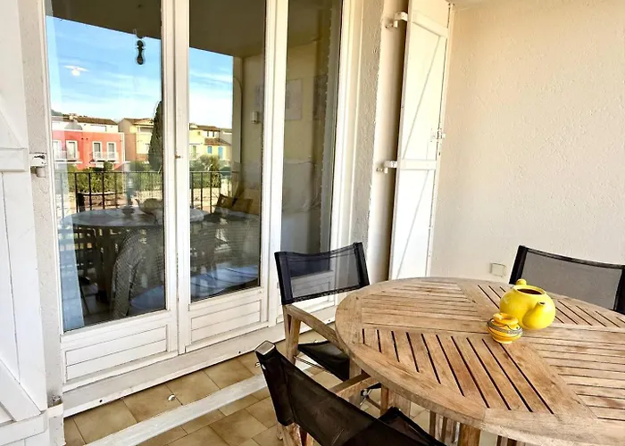 Lemon House Location With View